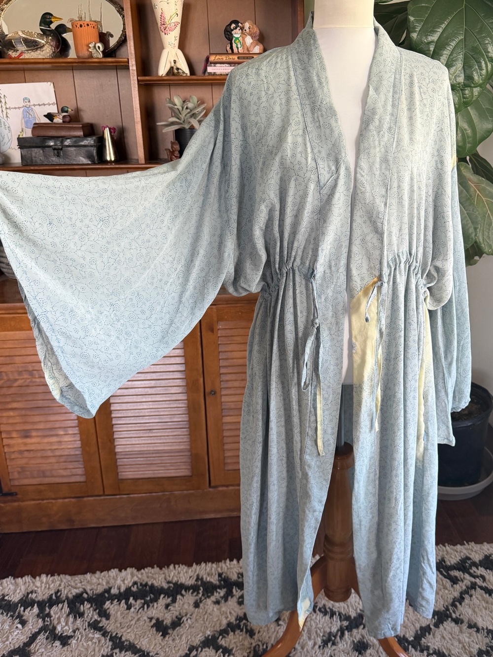 Kantha Bae Vintage Floral Dainty Cinch Tie Sari Silk Pale Blue Floaty Kimono OS
